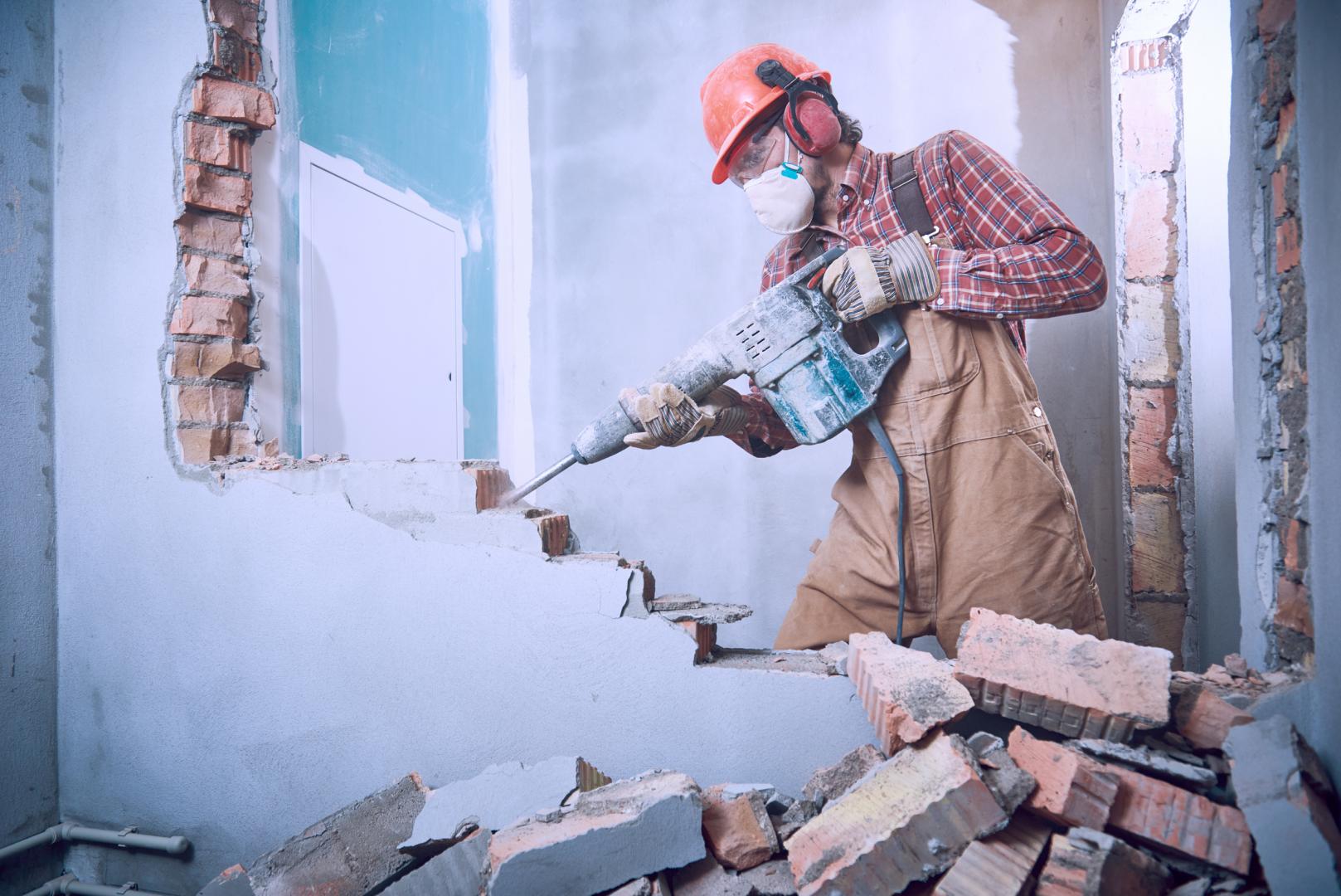 Démolir le mur par l’intérieur